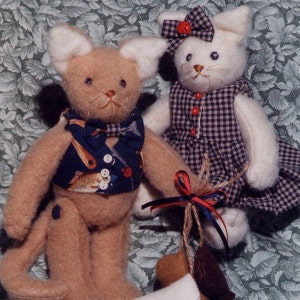 Jerry and Jenny The 9&quot; Sweetheart Kitties,  Felt Folk Art Cat with mice PDF ePattern
