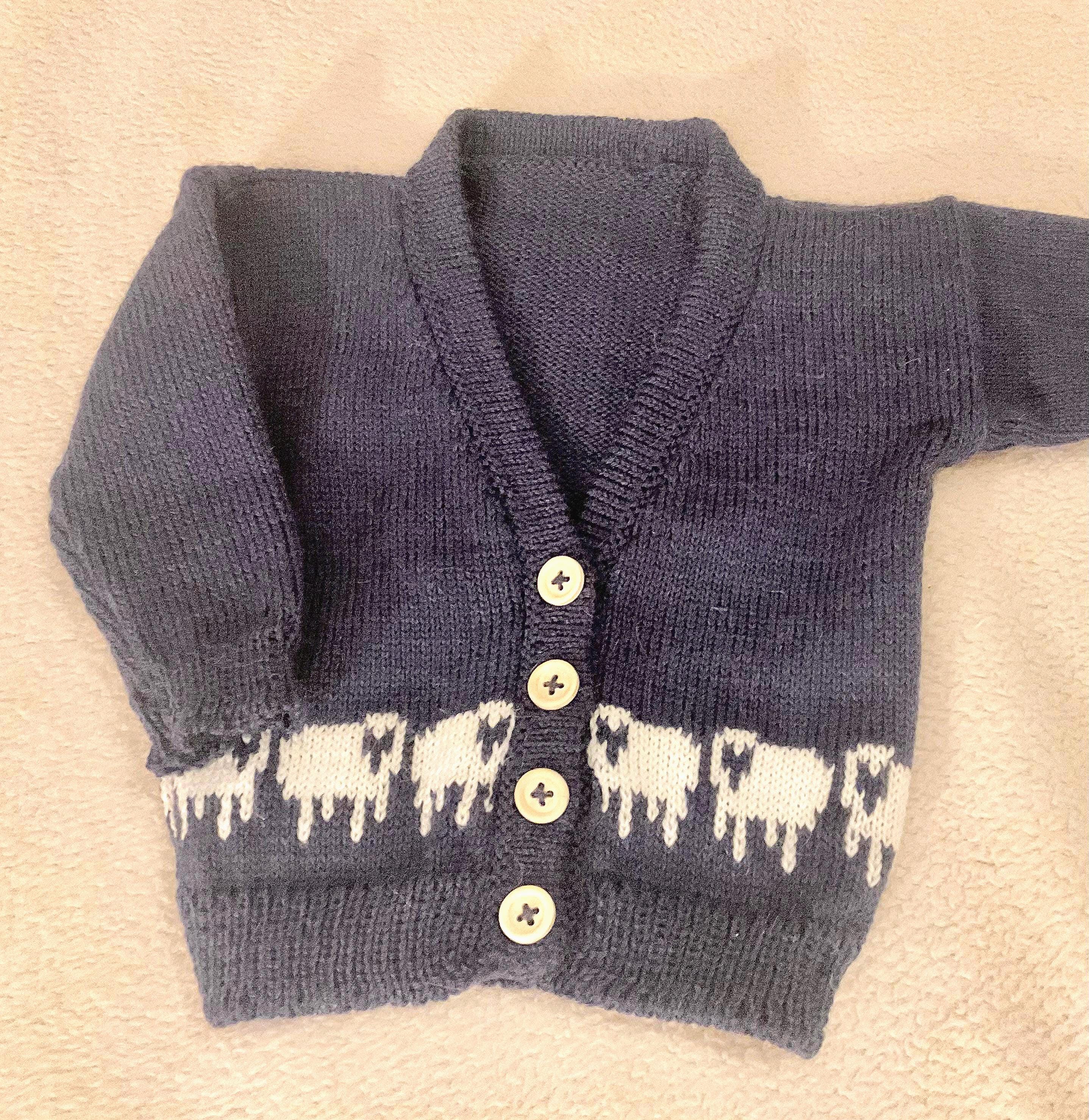 Cardigan Donna A Maglia Morbida Con Simpatiche Pecore, Scollo A V E Bottoni, Aperto, Tasche Frontali (Taglia Unica, Colore Blu/Verde/Rosa)