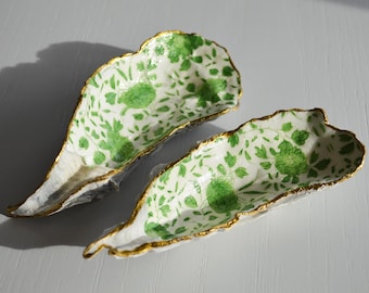 Plato para anillos con forma de concha de ostra con flores verdes, soporte para anillos, cuenco para anillos