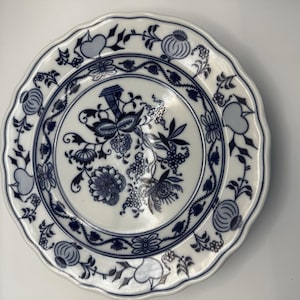 Set of 2 Antique Meissen Blue & White Blue Onion Print Plates 9.5”