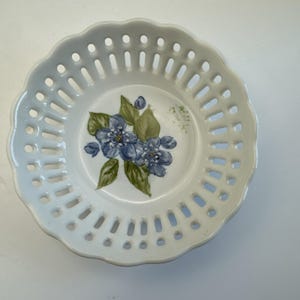 Vintage Small Signed Reticulated Floral Trinket Dish Bowl Hand-Painted 1995