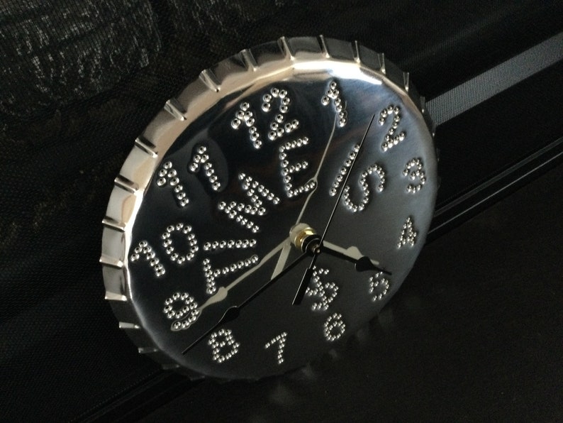 Horloge murale en étain Time Is Money 10 pouces dans une boîte cadeau en métal argenté USA fait à la main par West Tinworks image 3
