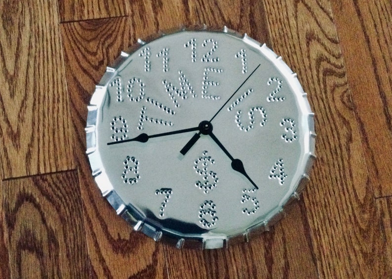 Horloge murale en étain Time Is Money 10 pouces dans une boîte cadeau en métal argenté USA fait à la main par West Tinworks image 8