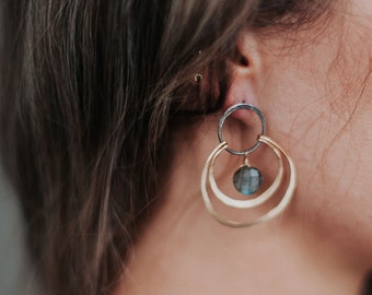 Double Ring Hammered Hoop Earrings with Labradorite //\\