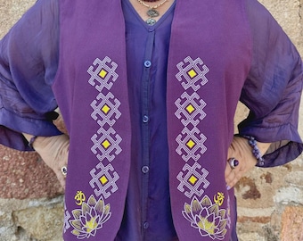 Lila Unisex-Weste mit Lotusblumen- und Om-Symbolstickerei, Boho-, Ethno-, Spiritualitäts- und Hippie-Stil, Geschenk für Hochzeiten, Festivals und Vintage-Mode