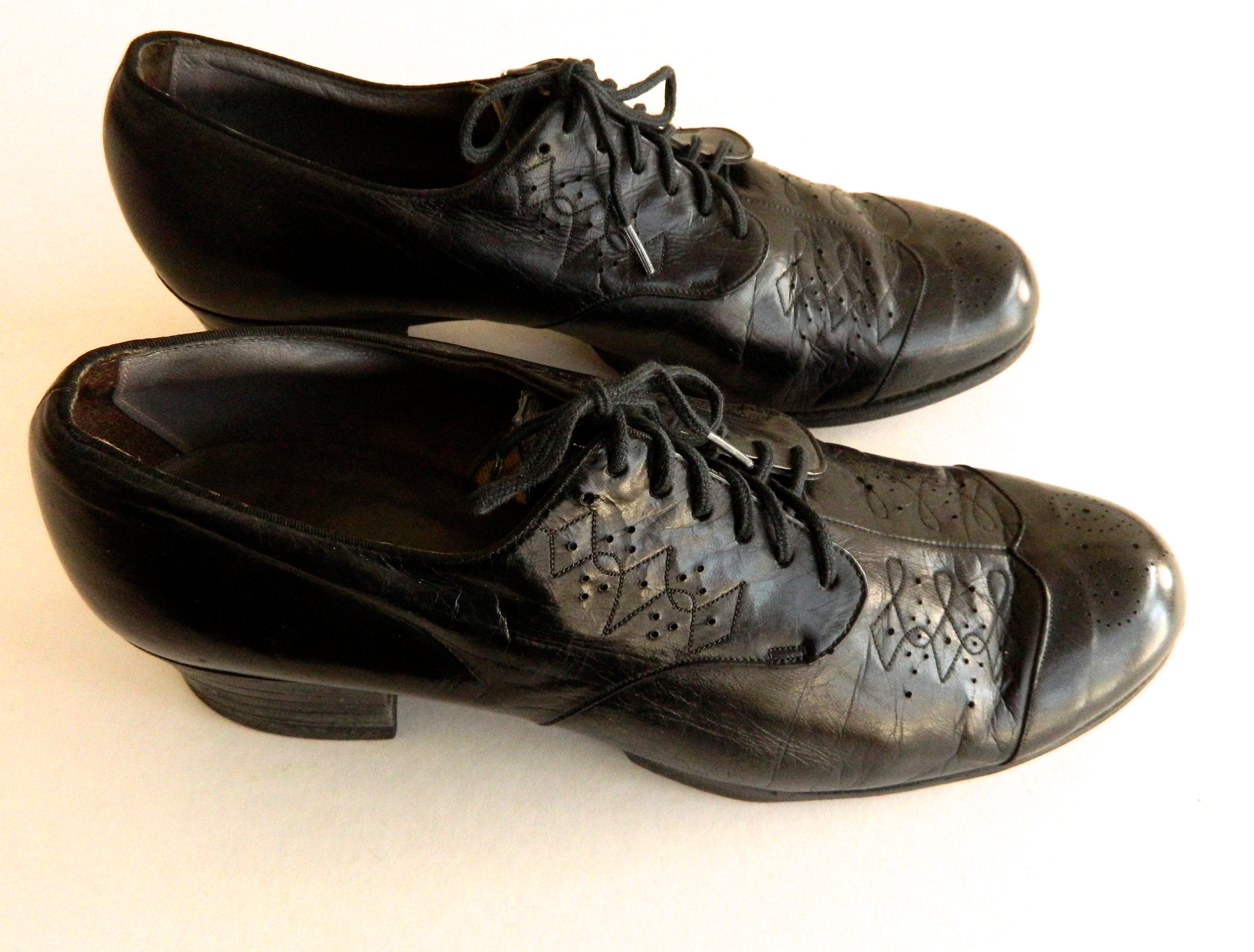 Vintage 1930s Wilbur Coon Black Leather Oxford Shoes Size 8 with 2 Heels