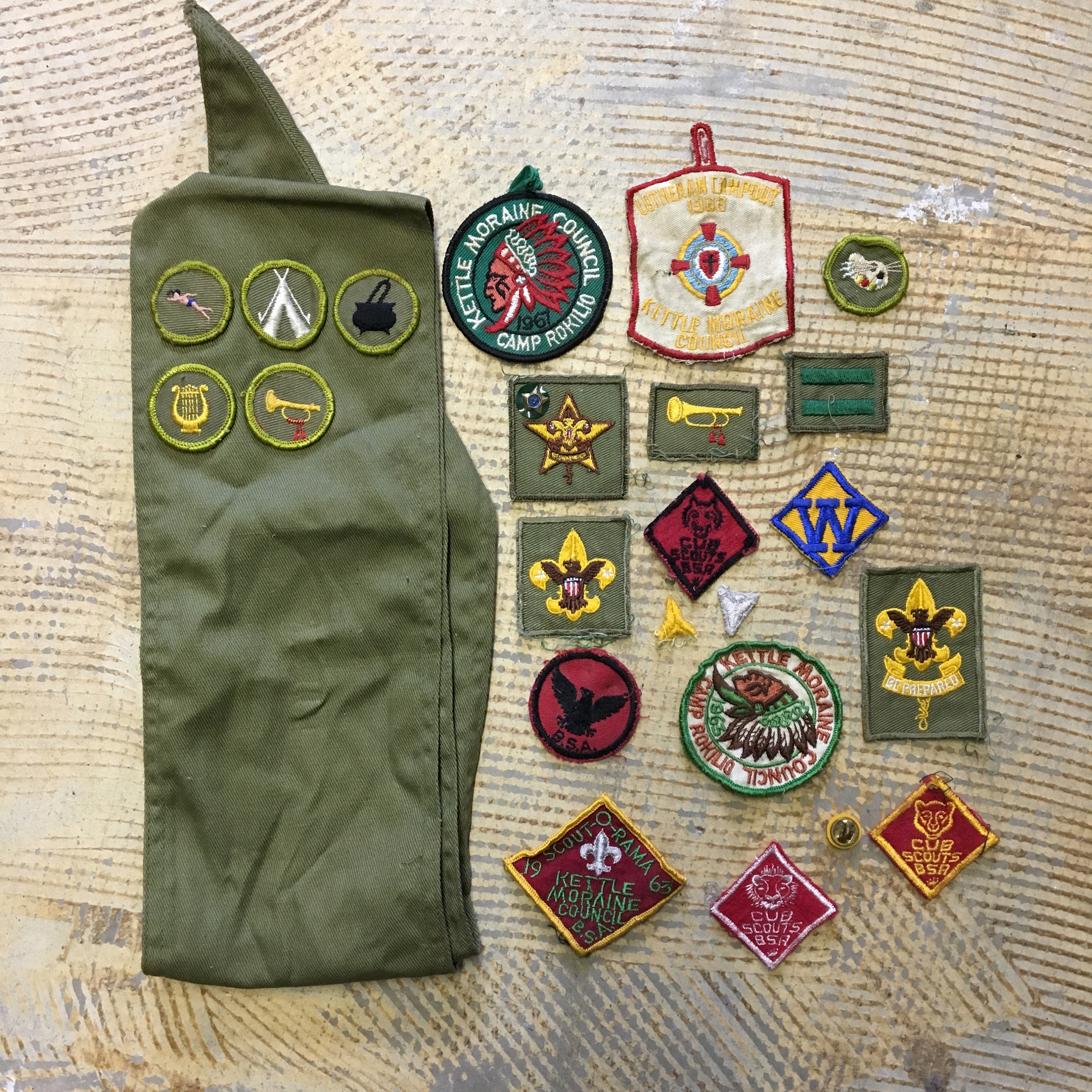 LOT OF 20 Vintage Boy Scout Patches Pins Sash 1960s Wisconsin Kettle