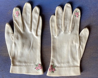 Vintage Embroidered Cotton Gloves by Crescendoe 6 1/2