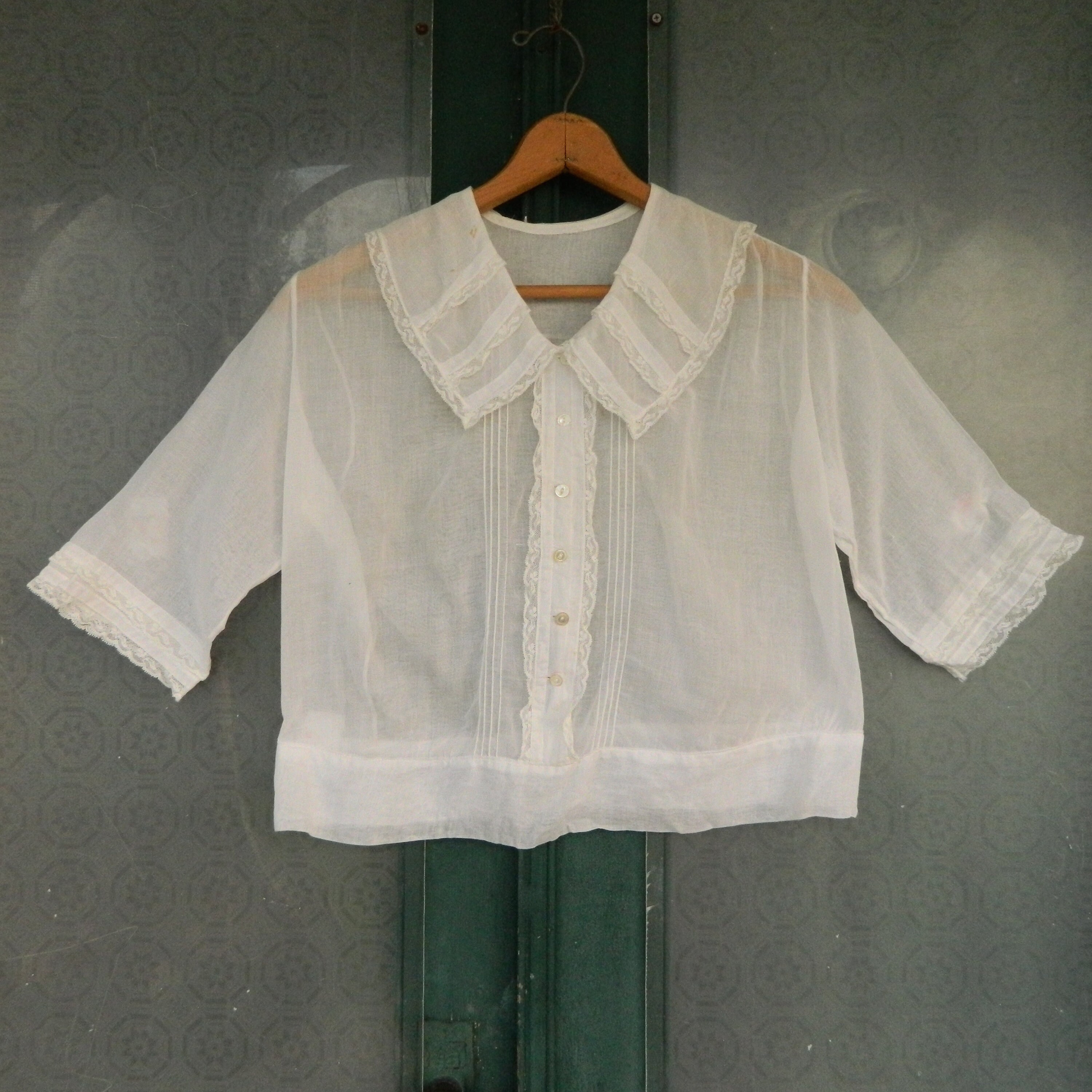 Edwardian White Cotton Lawn Pullover Blouse Trimmed with Lace