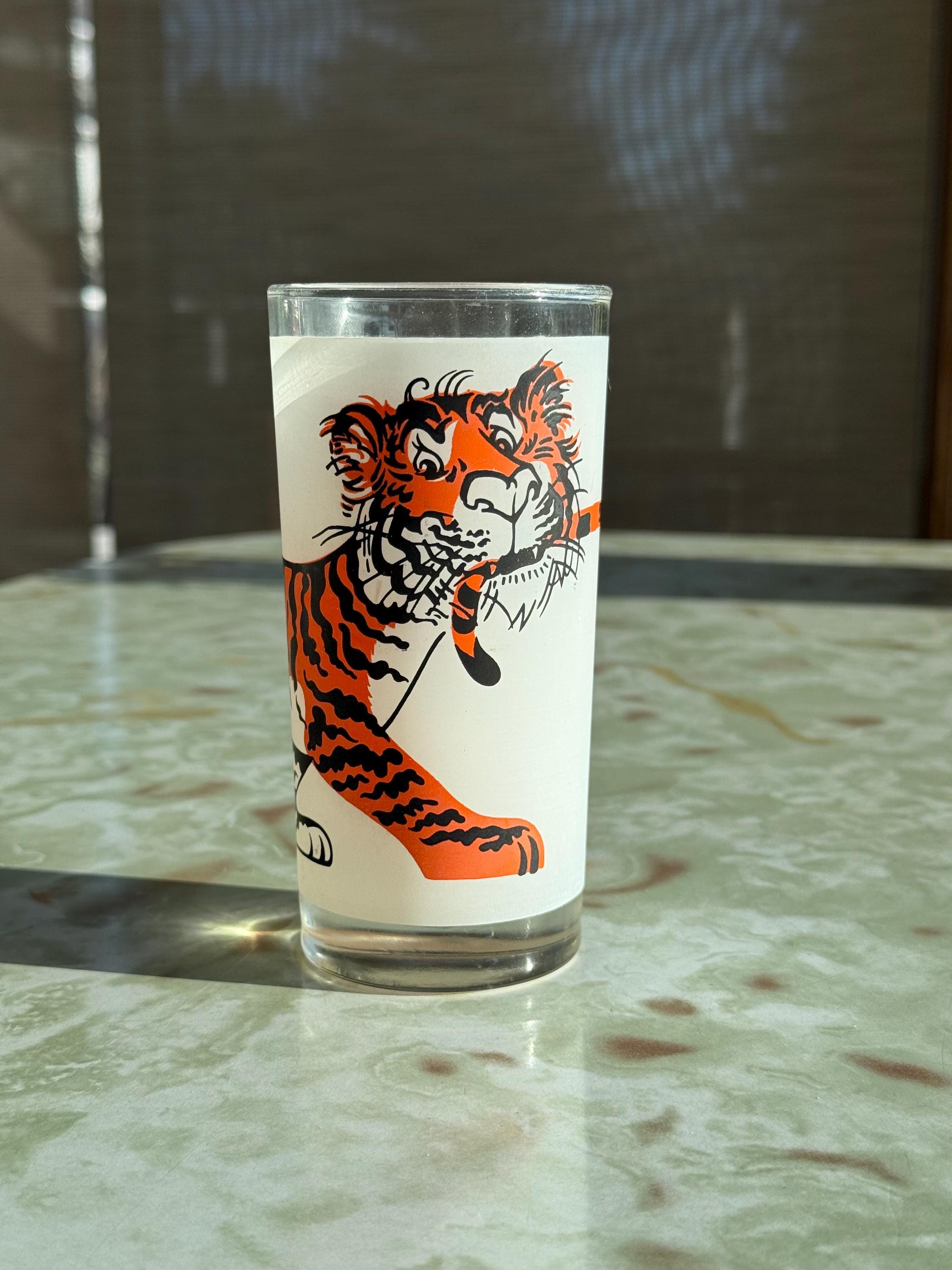 VINTAGE ESSO DRINKING GLASS “TIGER IN YOUR TANK