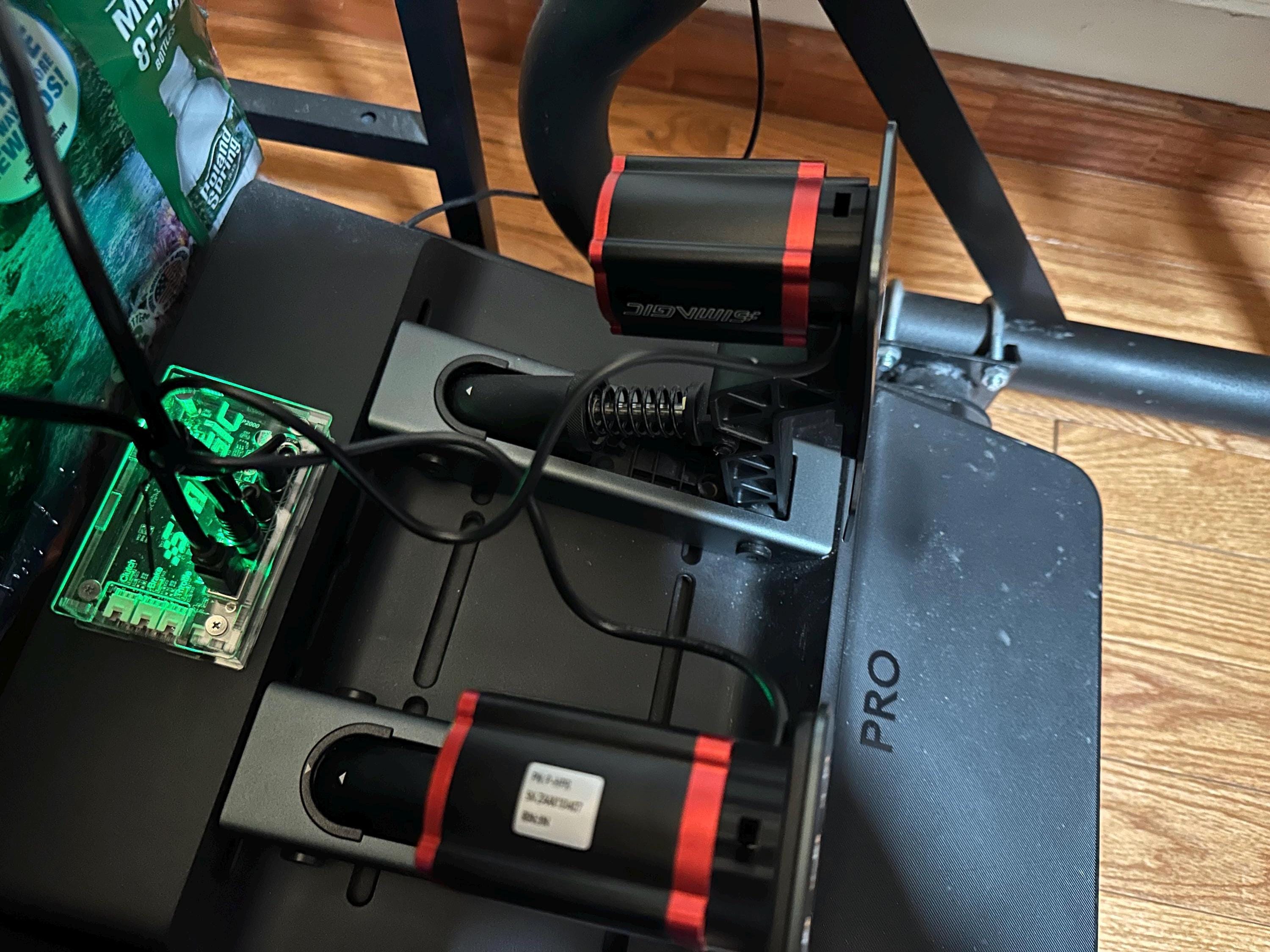Simagic P-HPR、Simsonn VAM Proマウント（Logitech G Proスロットル