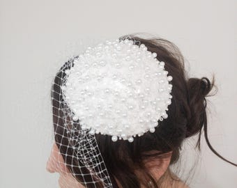 Pearl Birdcage Veil Mini Hat: Vintage-Inspired Bridal Fascinator