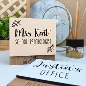 Deurplaquette schoolpsycholoog, gepersonaliseerd kantoorbord, aangepast naamplaatje, roterend statusbord voor onderwijsruimten
