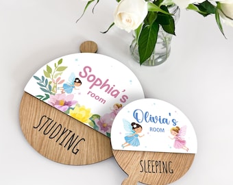 Personalisiertes Märchen-Türschild mit drehbaren Statusanzeigen – Individuelles Namensschild für die Kinderzimmertür – Türhänger