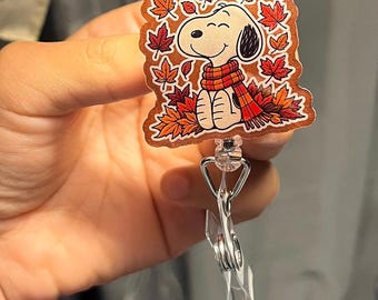 Porta badge retrattile Snoopy fatto a mano con motivo autunnale e foglie d'autunno (resina UV)