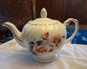 Wood &Sons 'Alpine White" English Ironstone Teapot
