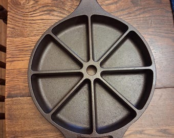 Lodge 8CB Cast Iron Wedge Cornbread Pan