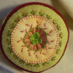 Merlot citron pincushion image 4