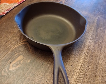 Vintage Wagner Ware Sidney-O- 1055 Cast Iron Skillet