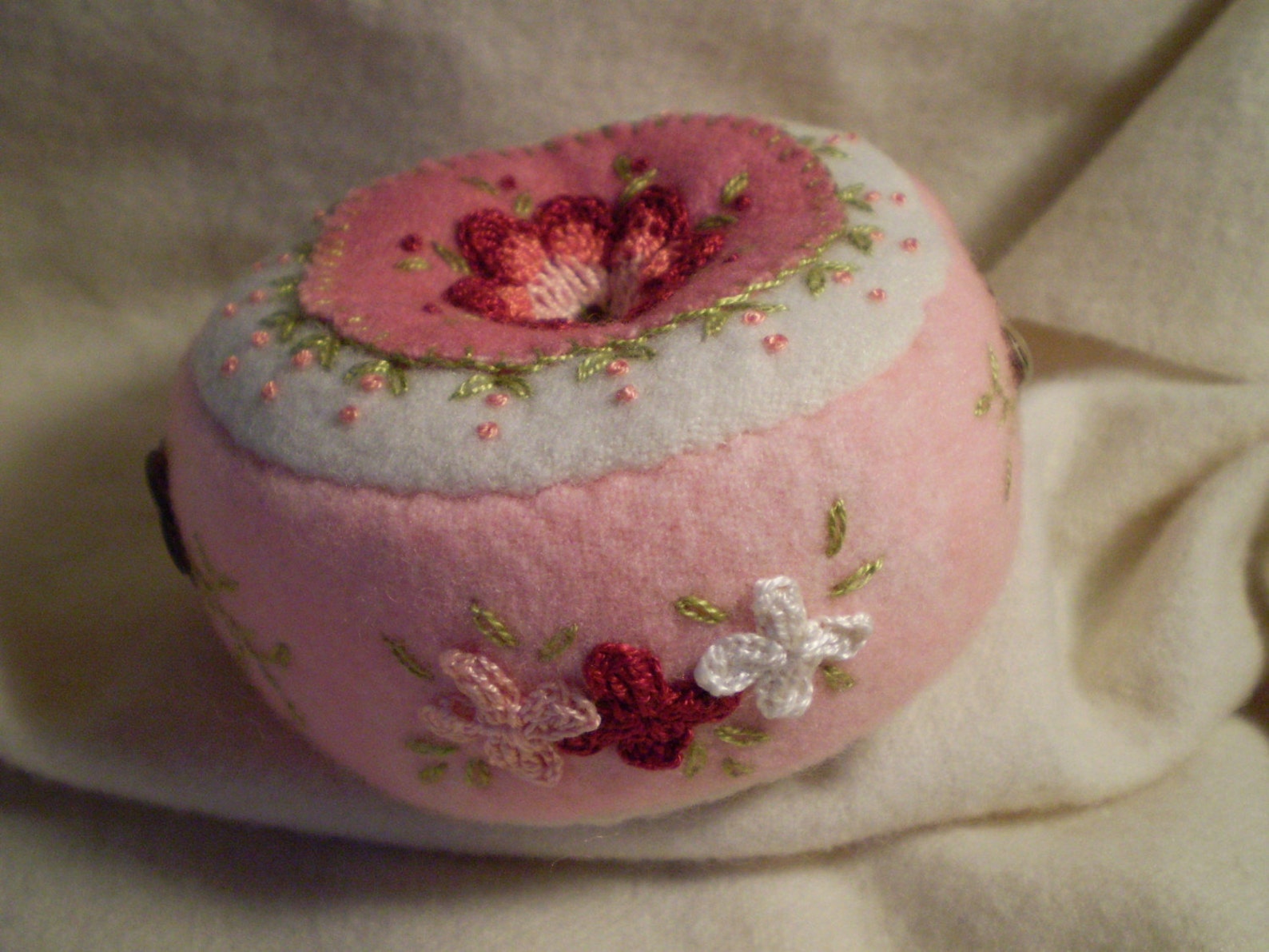 Pincushion in Pink With Shell Buttons - Etsy