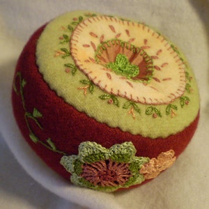 Merlot citron pincushion image 3