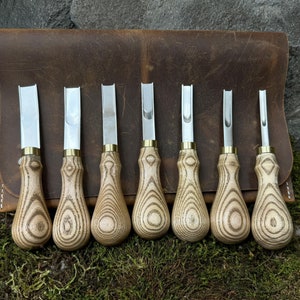 Rasoirs French Edge avec étui en cuir. Outils d'éclaircissage. Couteaux à parer. Découpoirs pour le travail du cuir. Outils forgés à la main. Acier au carbone 52100.