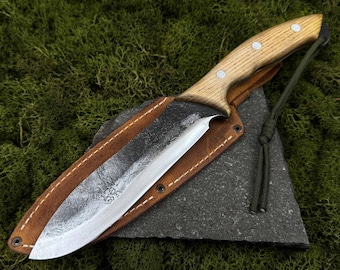 Bushcraft Taschenmesser mit Geschenkverpackung, handgeschmiedetes Camping & Survival Werkzeug mit Lederscheide und ergonomischem Griff, Weihnachtsgeschenk