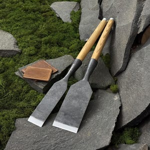 Gerade Stechbeitel, handgeschmiedete Werkzeuge für den Zimmererbau, Klingen aus 52100-Stahl, Geschenk für Holzbearbeiter