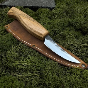 Coltello da intaglio con custodia in pelle. Coltello Sloyd per intagliare cucchiai. Coltello multiuso per la lavorazione del legno. Utensile forgiato a mano. Acciaio al carbonio 52100.
