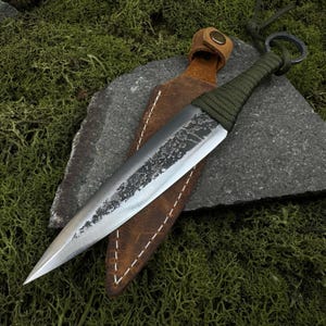 Werpmes met cadeauverpakking, handgesmeed mes in paracord, cadeau voor hem