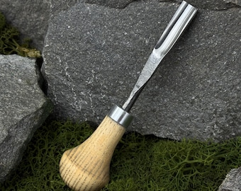 Wood Carving Chisel. Beginners Small Chisel for Spoon Carving, Detailing and Woodworking Projects. Hand Forged Tool. Carbon Steel Blade