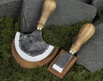 Juego de 2 cuchillos de cuero con fundas de cuero. Marroquinería. Cuchillo de media luna para cuero. Cuchillo de biselado recto. Forjado a mano. Acero al carbono 52100.