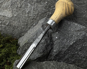 Wood Carving Chisel. Beginners Small Chisel for Spoon Carving, Detailing and Woodworking Projects. Hand Forged Tool. Carbon Steel Blade