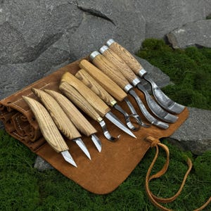 Wood Carving Tool Set 10 pcs, Hand Forged Carbon Steel, Ash Handle, Leather Roll