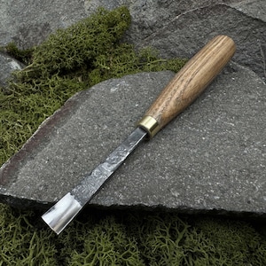 Small Fishtail Chisel. Beginners Spoon Carving Tool. Detailed Carving Chisel. Wood Carving Chisel. Hand Forged Tool. Carbon Steel Blade