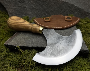 Rond mes voor leerbewerking met mes met halve maan. Gesmeed gereedschap met 52100 koolstofstaal en leren tas voor snijden, schaven en knutselen.