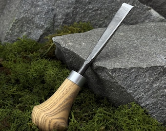 Small Chisel for Wood Carving. Geometric Carving and Detail Tool for Beginners and Wood Craft Projects. Hand Forged Tool. Carbon Steel Blade