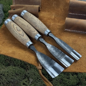 3er Set Holzschnitzbeitel mit Lederetui. Meißel für Holzarbeiter. Skulpturale Schnitzbeitel. Handgeschmiedete Werkzeuge. Kohlenstoffstahl 52100.