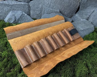 木彫り道具8点収納可能な革製ツールケース。クレイジーホースレザー製ポーチ。彫刻刀、研ぎ板、研磨ペースト用ツールロール。クリスマス