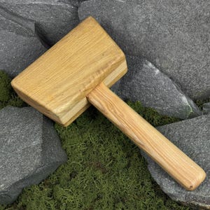 Wooden Mallet 1 kg, Ash Wood, Hand Shaped Woodworking Tool for Carving Chisels