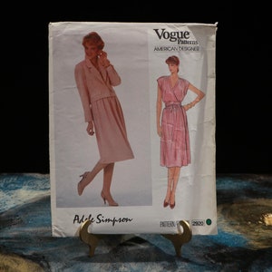 Patron de couture vintage Vogue 2920 - Adele Simpson - Veste, robe et ceinture pour femmes, tenues de travail, taille très très petite