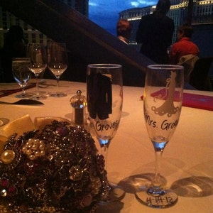 Set of 2 Toasting Bride and Groom glasses