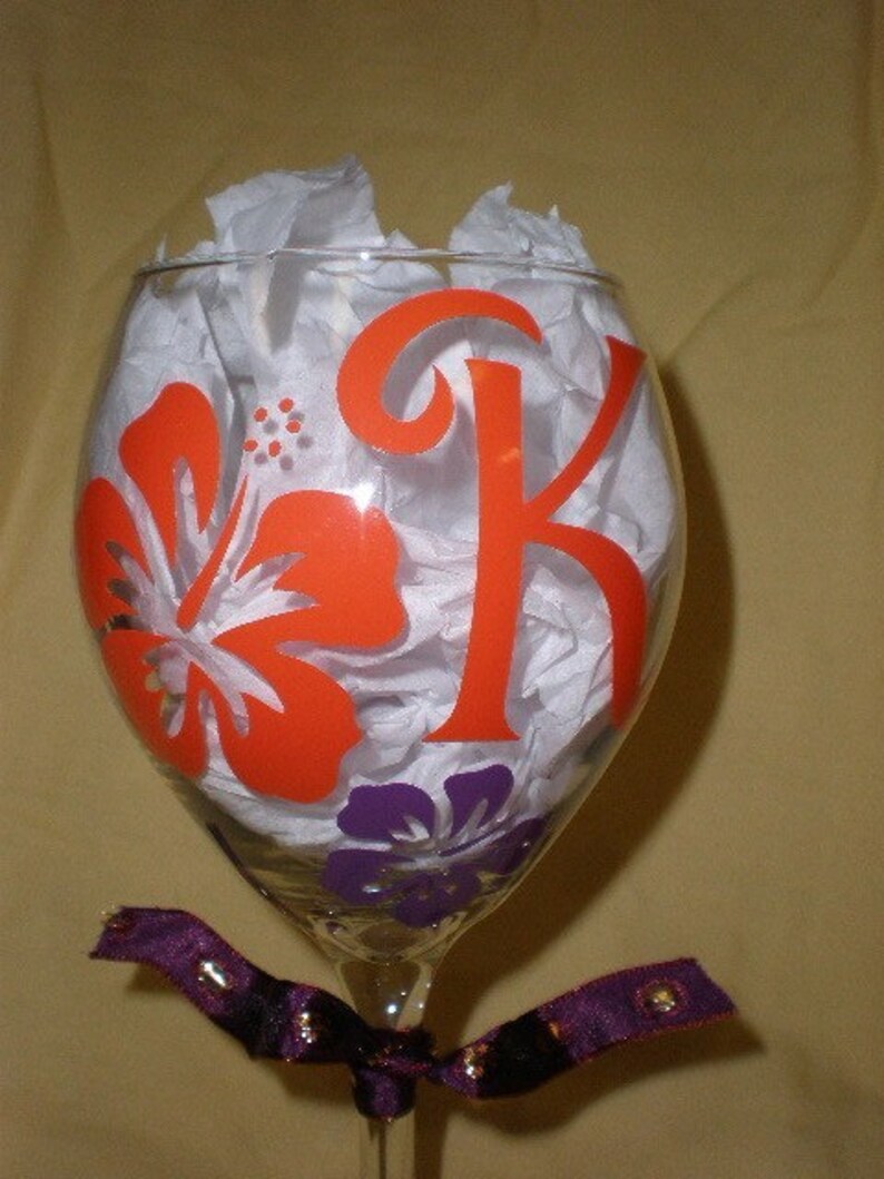 Personalized Hibiscus Wine Glass Perfect for Bridesmaids Etsy