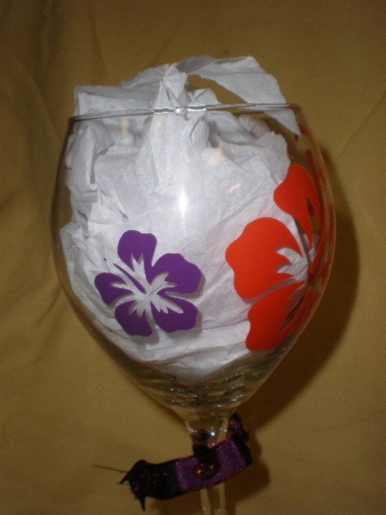 Personalized Hibiscus Wine Glass Perfect for Bridesmaids Etsy