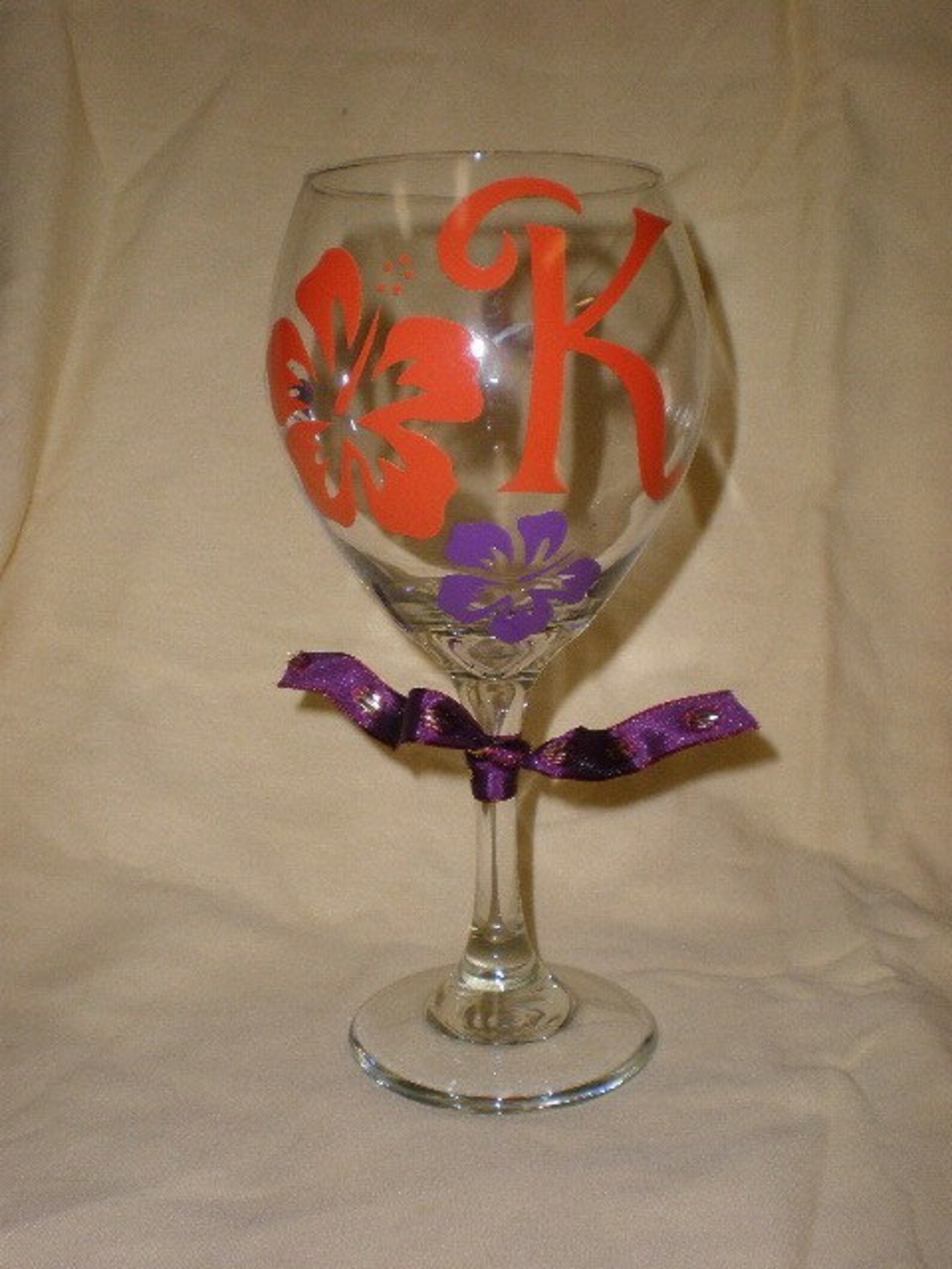 Personalized Hibiscus Wine Glass Perfect for Bridesmaids Etsy