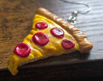 Rebanada de pizza con corteza rellena