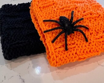 Worms Crawl In | October Washcloth of the Month | Pattern PDF