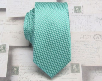 Men's Tie. Skinny Tie. Mint Green Oval Patterned Skinny Necktie