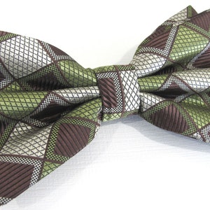 SALE Mens Bowties. Green Silver Brown Plaid Checkers Bow tie. With Matching Pocket Square