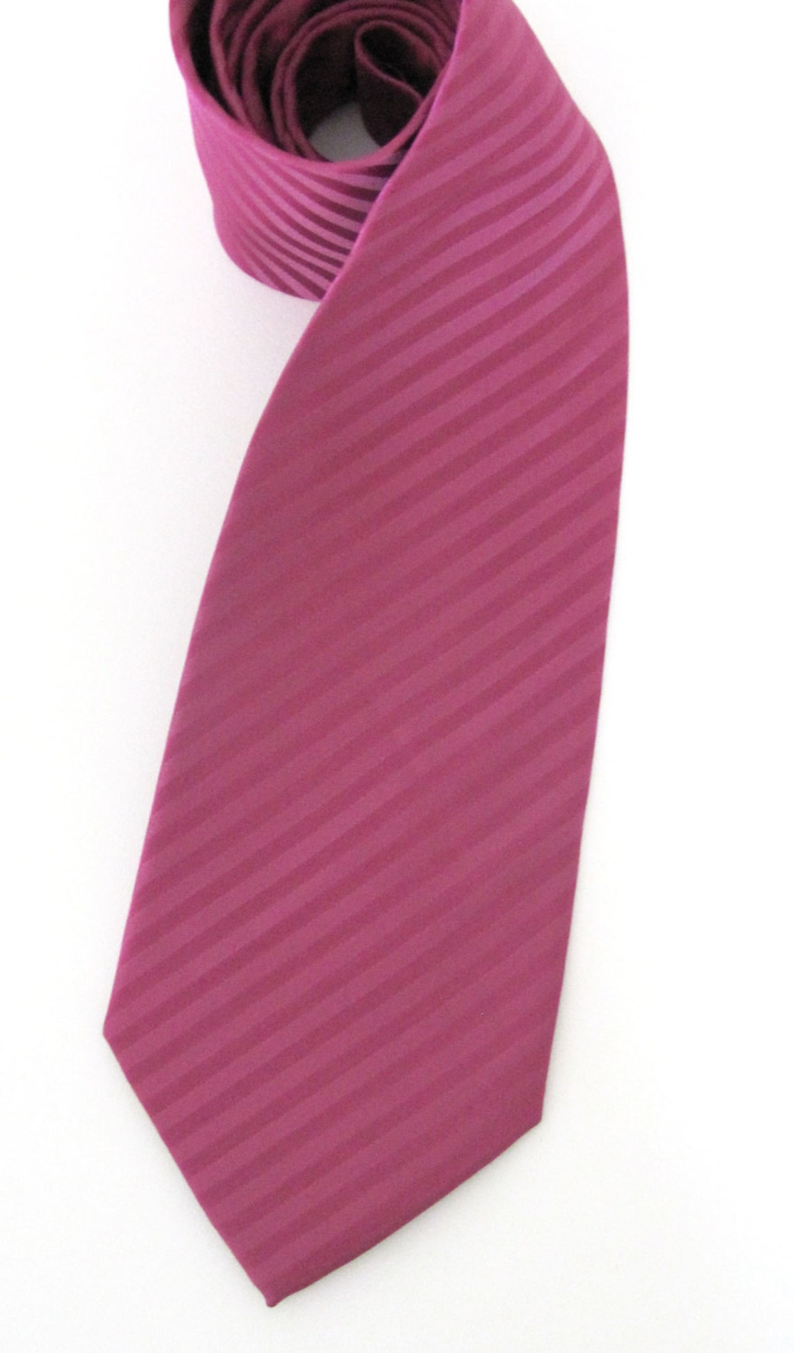 mens raspberry tie